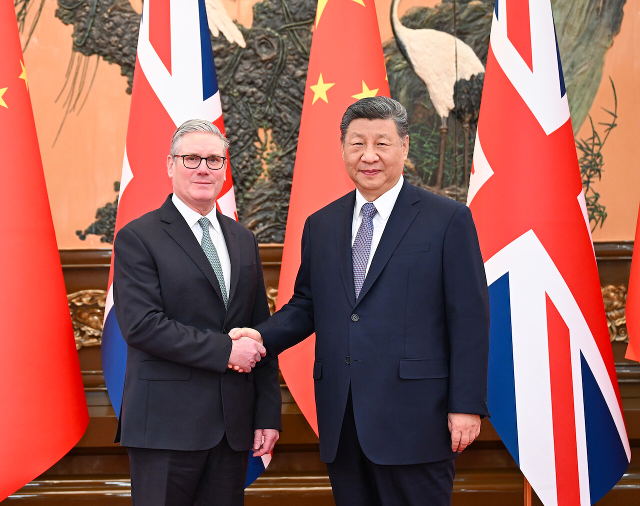 China, Britain agree to develop long-term, consistent comprehensive strategic partnership